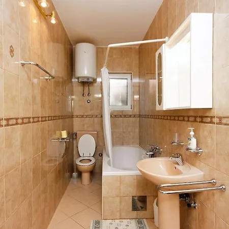 Apartment With Parking Space Kampor, Rab - 4972