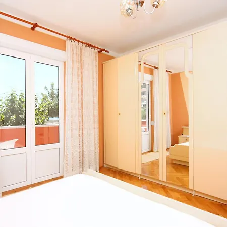 With Parking Space Kampor, Rab - 4972 Apartament