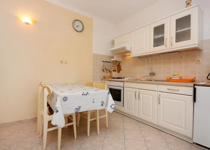 Apartament With Parking Space Kampor, Rab - 4972 Kampor